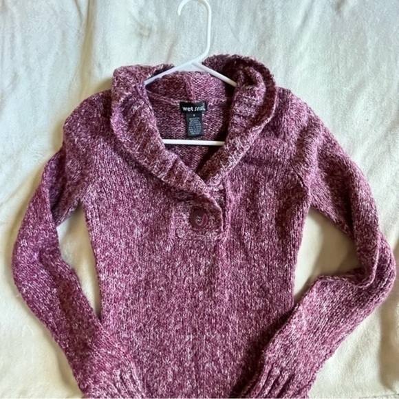 Wet Seal Women’s Button Burgundy Knit Pullover - Picture 3 of 5
